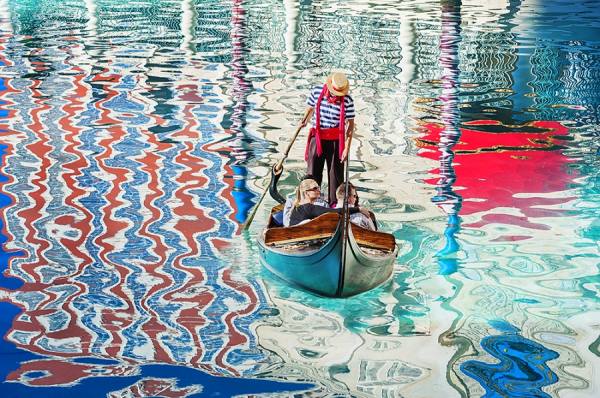 Photograph Mitchell Funk The Venettan Las Vegas on One Eyeland
